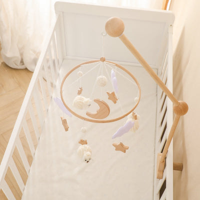 mobile-musique-bebe-beige-tendre